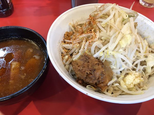「辛いつけ麺、300g＋国産トロトロ豚＋黒烏龍茶」@麺屋 桐龍の写真