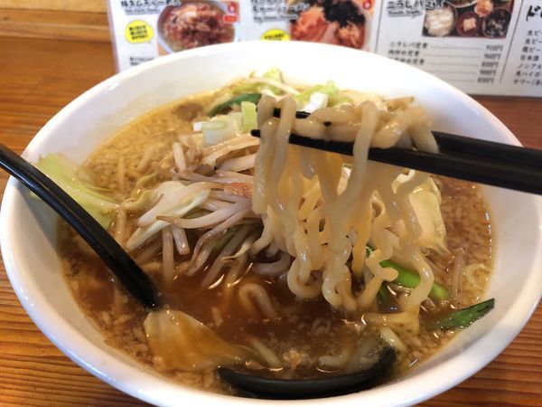 「野菜のせカレーらーめん」@かどまん食堂 卯ノ木店の写真