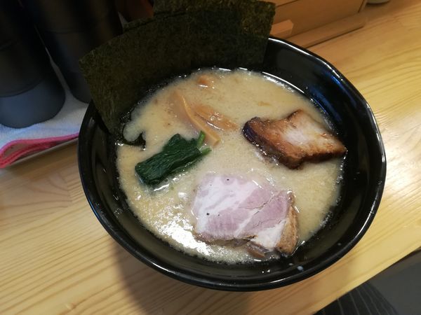 「綱島豚骨らーめん」@らーめん家族の写真