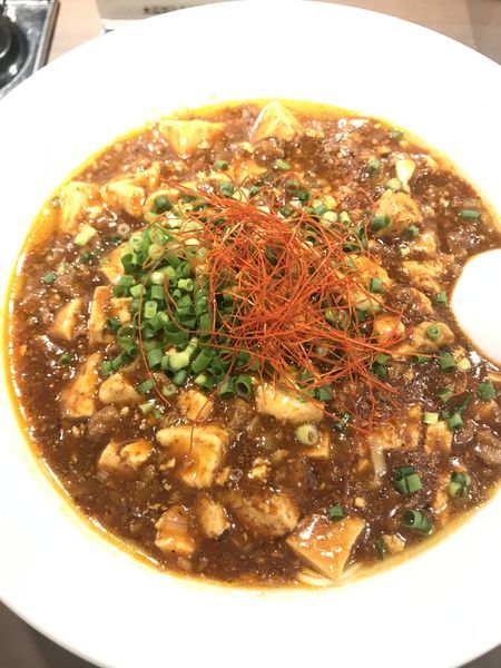 「覇王麻婆麺、ライス」@麻辣専科 覇王 神田北口店の写真