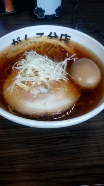 「醤油ラーメン（バラ）（８００円）＋味玉（１００円）」@元祖一条流がんこ 総本家(二代目)の写真