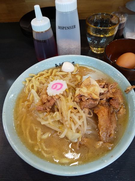 「ラーメン850円(麺半分・そのまま)生卵サービス」@自家製麺 No11の写真