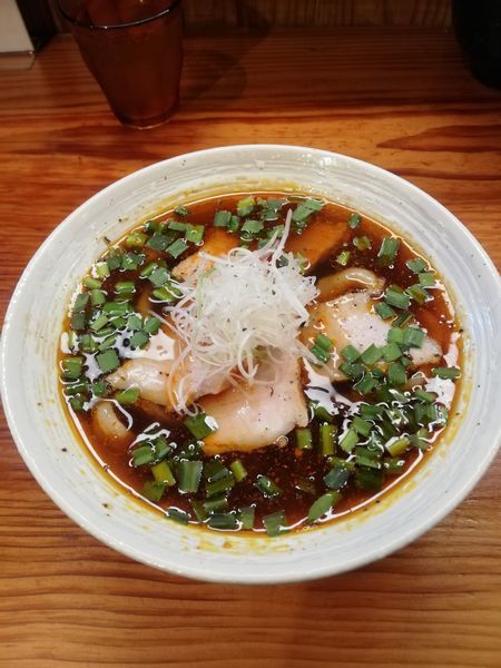 「17時~18時限定　やや辛い醤油ラーメン　850円」@純手打ち 麺と未来の写真