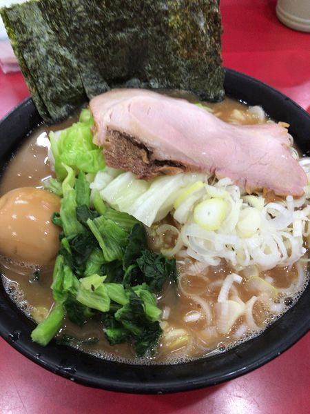 「並 キャベツ ネギ山盛り 油少なめ」@杉田家 千葉祐光店の写真