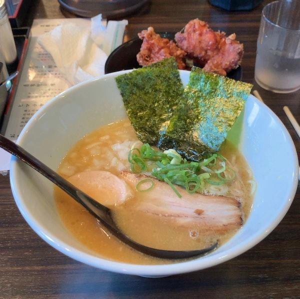 「濃厚鶏白湯 醤油」@極上煮干し鶏そば やまだ邸の写真
