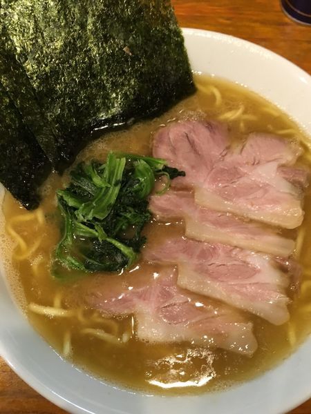 「中盛りチャーシュー　脂多め　かため」@洞くつ家の写真