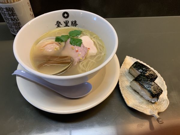 「はまぐり塩らーめん＋焼き鯖寿司」@らぁめん登里勝の写真