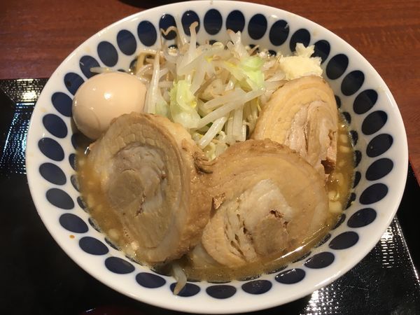 「特製背脂豚骨らーめん」@中華そば 蓮の華の写真