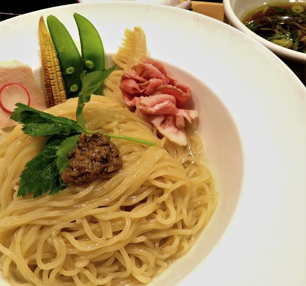 「鶏とボルチーニ茸の醤油つけSOBA（1,000円）」@銀座 篝 本店の写真