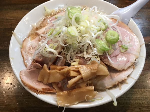 「チャーシューしょうゆらーめん」@こってりらーめん 誉の写真