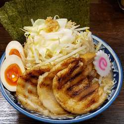 ドカ盛り野菜ラーメン