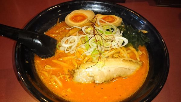 「鉄火麺+味付玉子」@北海道らーめん ひむろ 亀戸店の写真