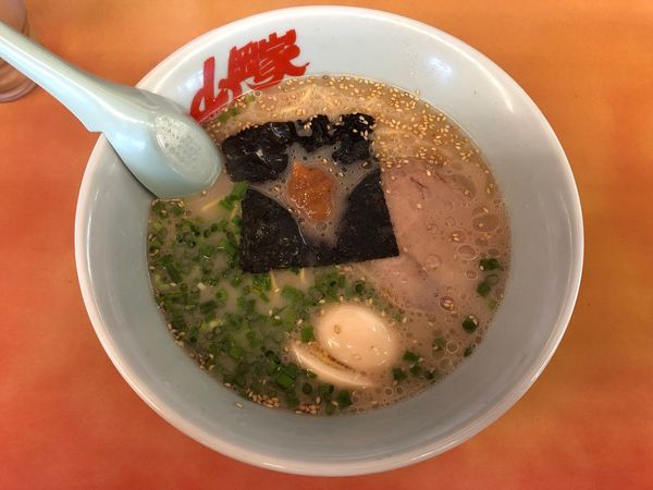 「朝ラーメン＋味付玉子」@ラーメン山岡家 谷田部店の写真