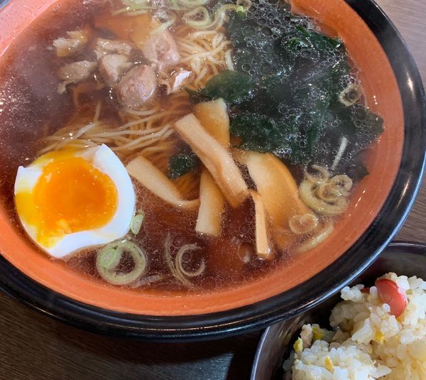 「本日のランチ(醤油ラーメン+チャーハン)」@ラーメン 文多の写真