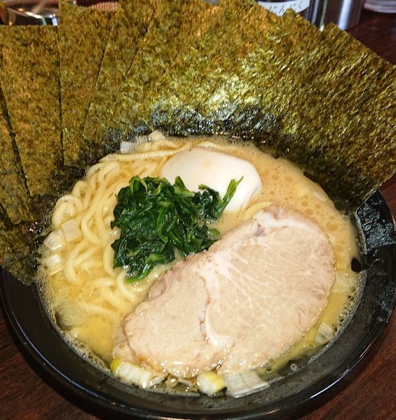 「醤油らーめん+海苔増し+味玉」@横浜家系ラーメン せんげん家の写真