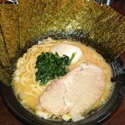 醤油らーめん+海苔増し+味玉