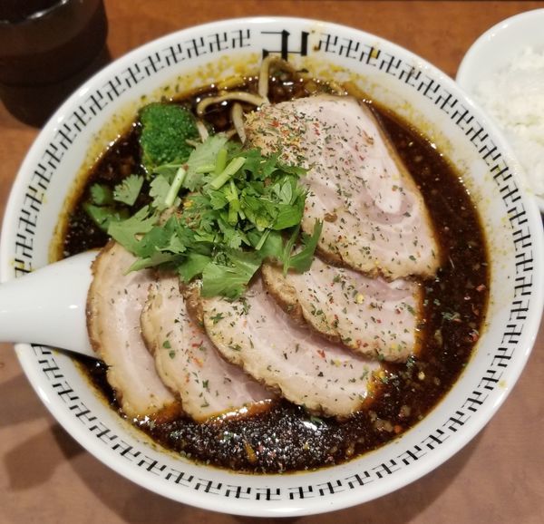 「スパイスチャーシュー麺」@スパイス・ラー麺 卍力 秋葉原店の写真