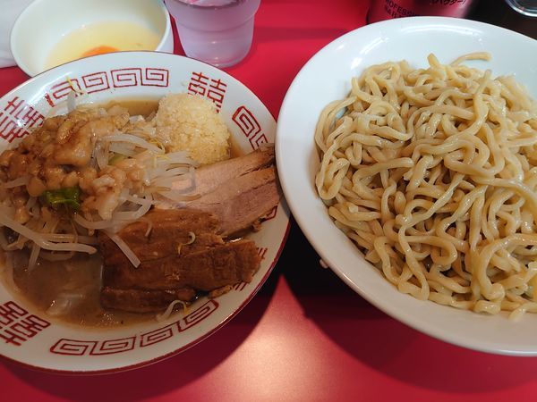 「つけ麺 300g ニンニクマシヤサイアブラ生卵」@ラーメン山崎の写真