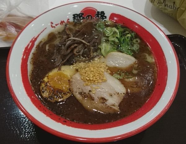 「黒とんこつラーメン」@那の福 東名上り富士川SA店の写真