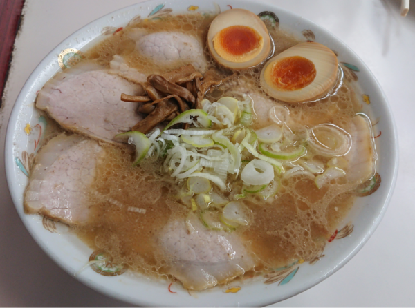 「チャーシュー麺+味玉」@オーモリラーメン 新井店の写真