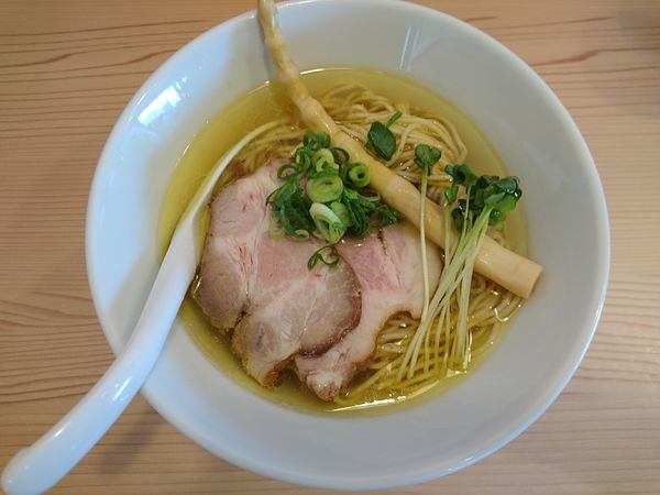 「白醤油ラーメン並盛」@地鶏らーめん とりじの写真