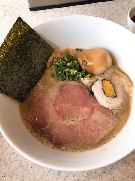 「濃厚鶏白湯」@らうめん考房 ありがた屋の写真