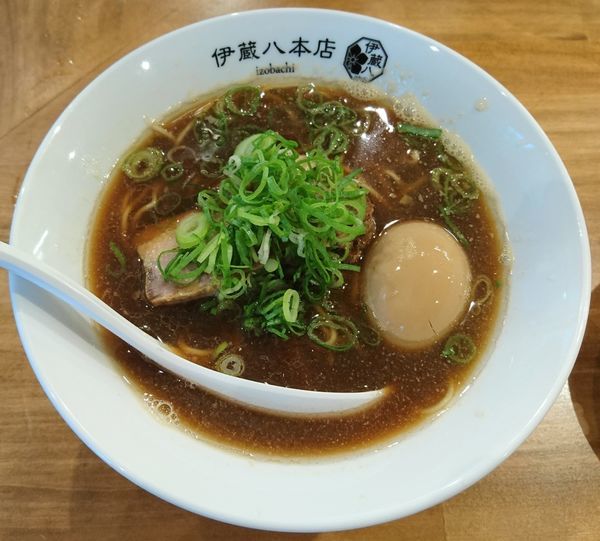 「伊蔵八の中華そば＋とろり味玉＋生ビール」@中華そば つけそば 伊蔵八 本店の写真