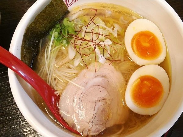 「【8月限定】貝出汁白醤油らーめん＋味玉」@麺処 あす花の写真