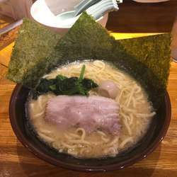 豚骨醤油ラーメン