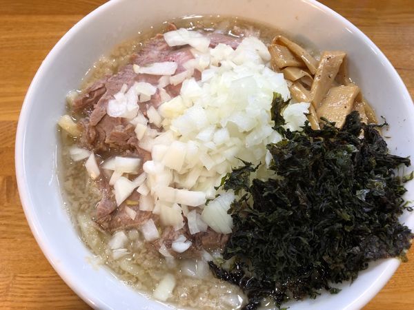 「中華そば大盛り+玉ねぎ、ばら海苔」@中華そば136の写真