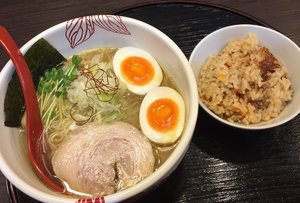 「【限定】貝出汁白醤油らーめん＋味玉＋だし炊きごはん」@麺処 あす花の写真