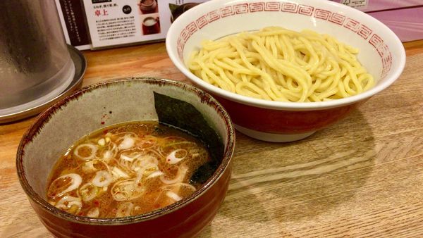「つけ麺 ［中盛り］」@つけ麺屋 やすべえ 新宿店の写真