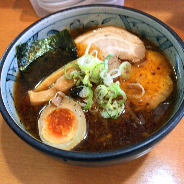 「醤油らーめん」@焦がしねぎらーめん 葱次郎 大宮西口店の写真