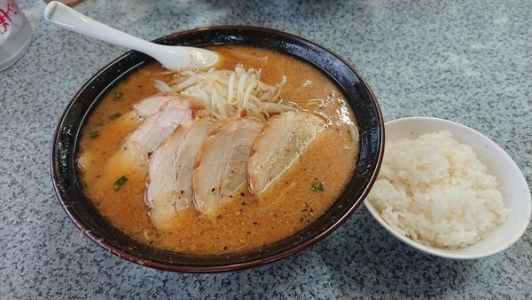 「味噌チャーシュー930円+大盛140円」@くるまやラーメン 神栖店の写真