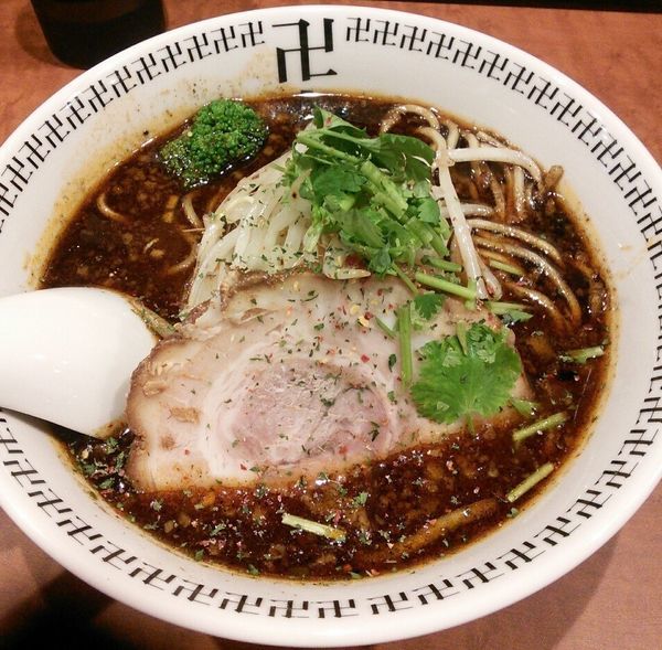 「スパイス・ラー麺　８３０円」@スパイス・ラー麺 卍力 秋葉原店の写真