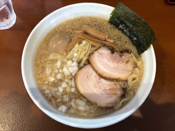 「背脂煮干ラーメン＋味玉」@麺処いろ葉の写真