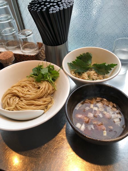 「鴨つけ蕎麦＋鴨炊き込みご飯＋SP玉(鴨脂の和え玉)」@日の丸さんじの写真
