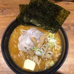 味噌ラーメン大盛り バター・のりトッピング