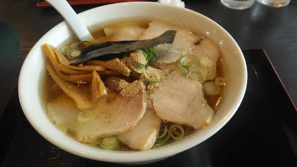 「煮干しラーメン　+　チャーシュー」@中華そば屋 馬場の写真