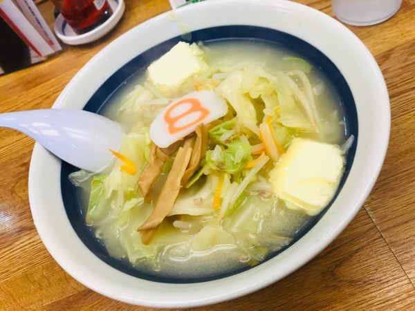 「ラーメン（バター）」@8番らーめん 駅西本町店の写真