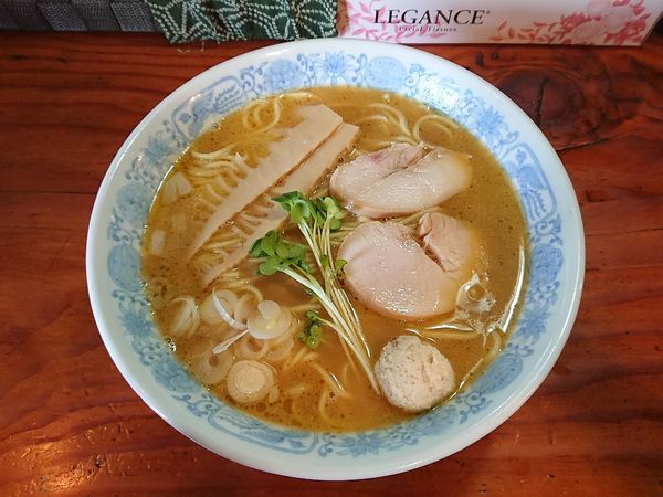 「鶏そば本絞り 正油、大盛 850円」@中華そばつけそば 千思萬考の写真