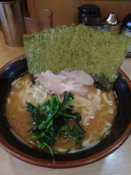 「ラーメン+のり」@横浜家系らーめん 武道家 賢斗の写真