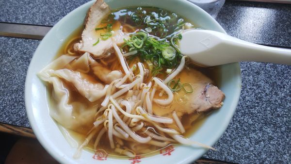 「ワンタン麺 550円」@中華料理 松原 南華園 本店の写真