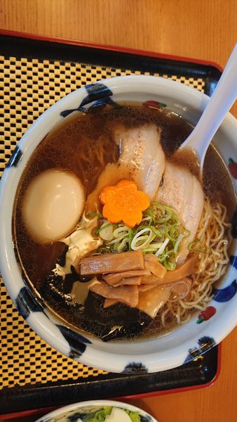 「こだわりラーメンと鳥唐揚げ」@すいせんの写真