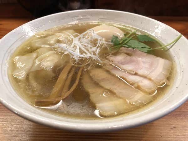 「特製塩らーめん」@純手打ち 麺と未来の写真