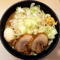 二郎系(旨辛)ヤサイマシ+玉子