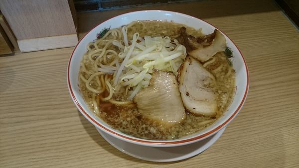 「魚郎らーめん・大盛　￥１０３０」@せたが屋 FC京急鶴見駅店の写真