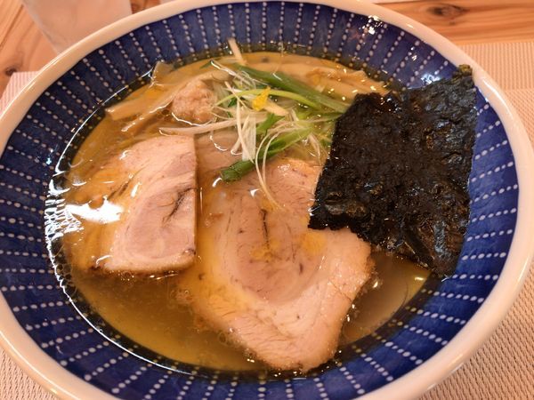 「あっさり塩らぁ麺 800円」@らぁ麺 桃の屋の写真