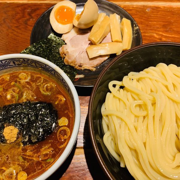「三点盛り辛つけ麺（大盛り）をオーダー♪」@つけ麺専門店 三田製麺所 神田店の写真