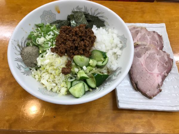 「限定　冷製福来台湾まぜそば（８５０円）＋チャーシュー２５０円」@らーめん逆流の写真